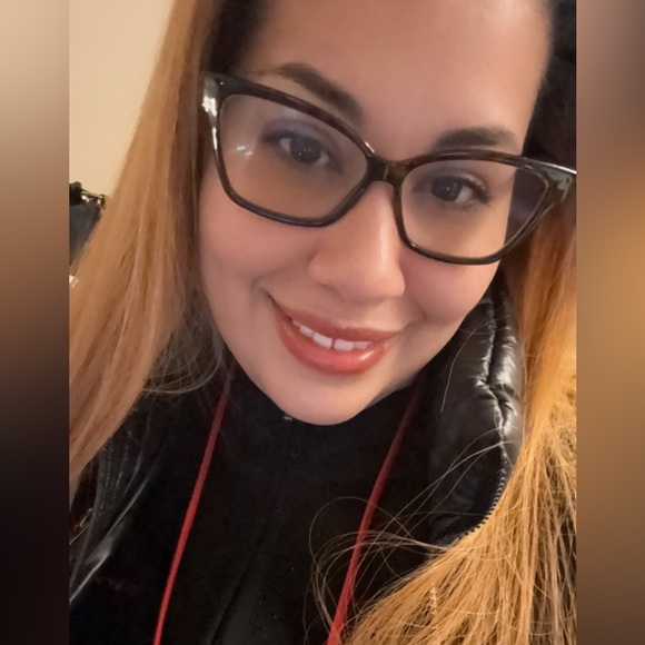 Meet your Posher, Faith - Picture 3 of 4